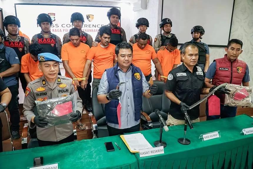 <b>Duduki Lahan dan Bangun Pondok di Tanah Sengketa di Kawasan Rumbai Pekanbaru, 5 Preman Diamankan</b>