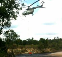 helikopter-dikerahkan-lakukan-water-bombing-di-taman-nasional-tesso-nilo