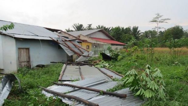 Atap Rumah Warga di Kecamatan Benai Kuansing Beterbangan Ditiup Angin Kencang
