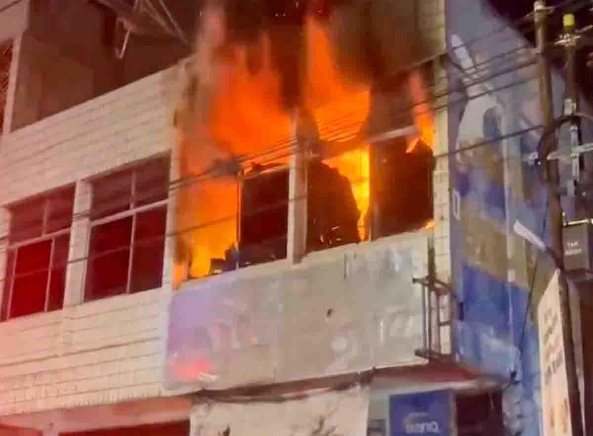 <b>Satu Keluarga Terjebak dalam Ruko, Empat Nyawa Melayang Pada Kebakaran di Pekanbaru</b>