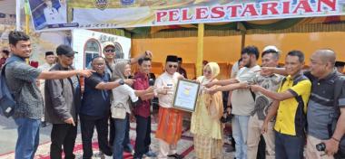 bbupati-rokan-hilir-bistamam-terima-penghargaan-rekor-muri-tarian-sapin-baganb