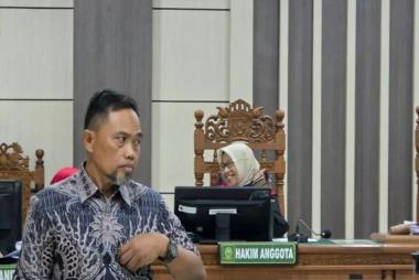 bdalam-sidang-sekda-cilacap-beberkan-6-nama-forkopimda-calon-penerima-thr-bupati-auliyab