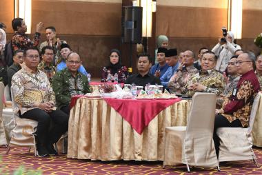 bplt-gubernur-riau-dorong-perusahaan-di-riau-gunakan-brk-syariahb