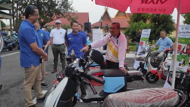 Pemprov Riau Beli Puluhan Unit Sepeda Motor Listrik untuk Operasional OPD