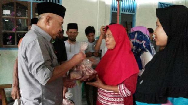 Serahkan Daging Kurban di Dumai, Gubernur Riau Ajak Umat Islam Teladani Sosok Nabi Ibrahim