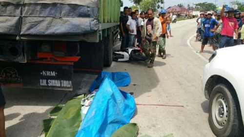 Peserta Konvoi Motor Sport Tabrak Truk hingga Masuk Kolong di Lintas Timur Inhu, Seorang Tewas di Tempat