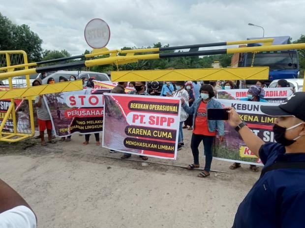 Tim PTUN Turun ke Duri, Warga Gelar Aksi Demo Desak PT SIPP Ditutup