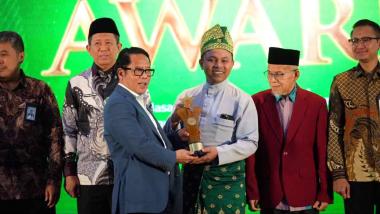 bpemprov-riau-raih-bwi-awards-2025-dinobatkan-sebagai-provinsi-dengan-indeks-wakaf-nasional