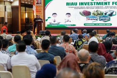 bgubernur-riau-ajak-investor-global-manfaatkan-selat-malaka-fokus-pada-hilirisasi-dan-karbon