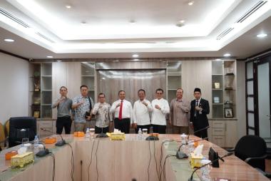 bgubernur-riau-dorong-adi-riau-sukseskan-program-satu-rumah-satu-sarjana-untuk-genjot-ipmb