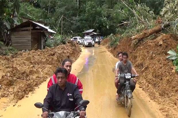 64 Titik Longsor di Perbatasan Riau-Sumbar Dibersihkan, Kendaraan Bisa Melintas
