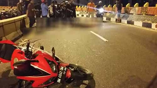 Kecelakaan di Ruas <i>Flyover</i> Sudirman-Imam Munandar Pekanbaru, Pengendara Sepeda Motor Tewas di Tempat