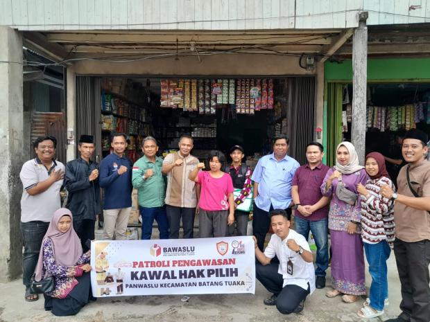 Komisioner Bawaslu Riau Turun Langsung ke Desa di Indragiri Hilir, Minta Warga Kawal Hak Pilih