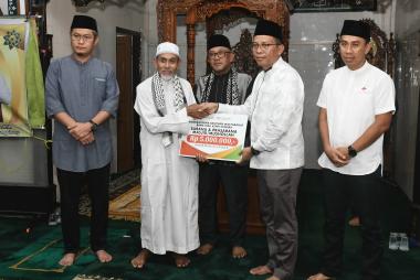 bsafari-ramadan-di-tanjungpinang-wali-kota-dan-brk-syariah-serahkan-bantuan-di-masjid-alhidayahb