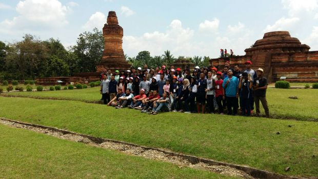 Disparekraf Riau Fasilitasi SMA Negeri 8 Pekanbaru ”Wisata Belajar” ke Candi Muara Takus