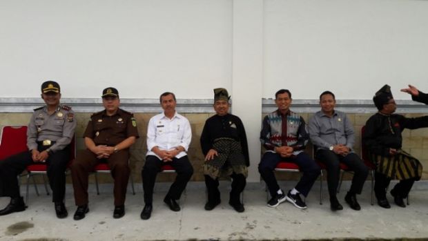Ada Bupati Simalungun Sumut dalam Rombongan Tamu yang Diundang Khusus oleh Syamsuar Menyambut Kedatangan Panglima TNI di Kabupaten Siak