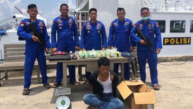 Tas Gendong yang Dibawa Pria Naik Kapal Ro-Ro dari Rupat ke Dumai Diperiksa Polisi, Ternyata Isinya 15 Kg Sabu
