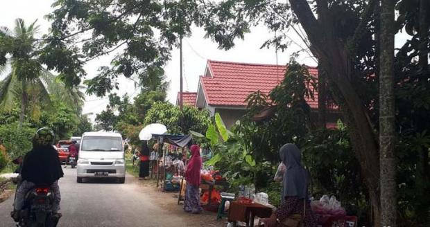 Ramadan, Berkah bagi Penjual Bunga di Sekitar Pemakaman di Kota Pekanbaru