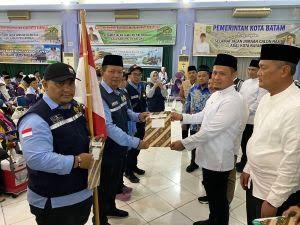 <b>Wali Kota Pekanbaru Agung Nugroho Rogoh Dana Pribadi Rp100 Juta untuk Traktir Warganya yang Berhaji di Tanah Suci</b>