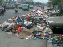 tumpukan-sampah-mengepung-kota-pekanbaru