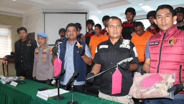 <b>Peran 5 Tersangka Premanisme di Pekanbaru: Penyewa Preman Ikut Dijerat</b>