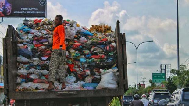 Per 1 Agustus, Warga Pekanbaru yang Buang Sampah Sembarangan Didenda Minimal Rp2,5 Juta