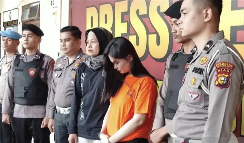<b>Ditresnarkoba Polda Riau Kembangkan Kasus Seorang Mahasiswi yang Tabrak Warga Hingga Tewas</b>