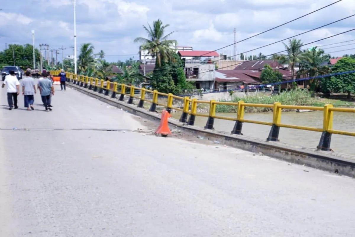 <b>Riau tutup Jembatan Sungai Rokan hingga 9 Oktober</b>