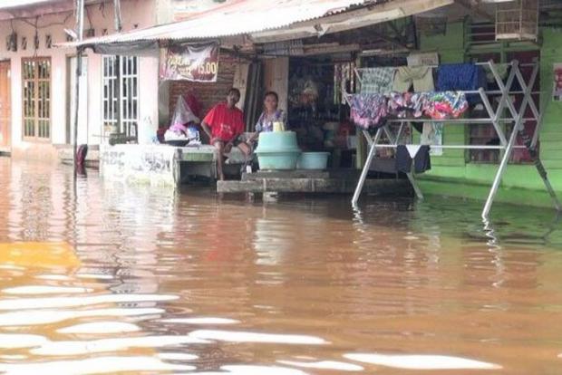 Sungai Siak Meluap, Ratusan Rumah di Kawasan Witayu Rumbai Pekanbaru Terendam Banjir