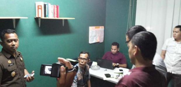 Eks Kepala Capem Bank Riau Kepri Rumbai yang Selama Ini Jadi Buronan dalam Kasus Kredit Fiktif Dibekuk Saat <i>Fitness</i> di Batam