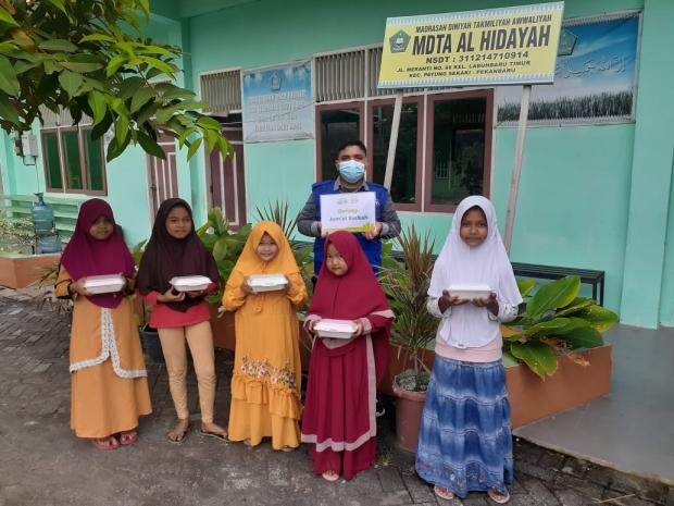 Anak Asuh Rumah Yatim Riau Berbagi Kebahagiaan dengan Anak Yatim Duafa Lainnya di Pekanbaru