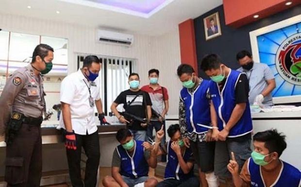 Bawa Narkoba Pakai Truk Bermuatan Wortel, Sindikat dari Riau Dibekuk Setibanya di Surabaya