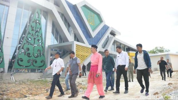 Mangkrak, Gubernur Riau Minta Proyek Payung Elektrik Masjid An-Nur Pekanbaru Diaudit
