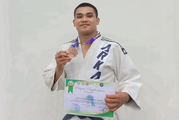 Yosua Handika, Mahasiswa Fakultas Hukum Unilak Raih Juara Tiga di Kejuaran Judo Wilayah Barat di Sumsel