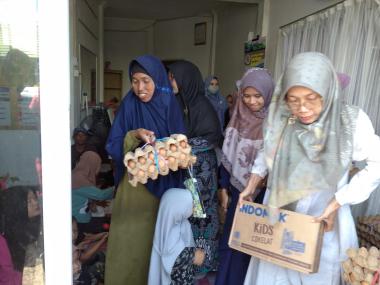 galeri-foto-penyaluran-bantuan-paket-nutrisi-dari-bri-bagi-anak-istuntingi-gizi-buruk-dan-gizi