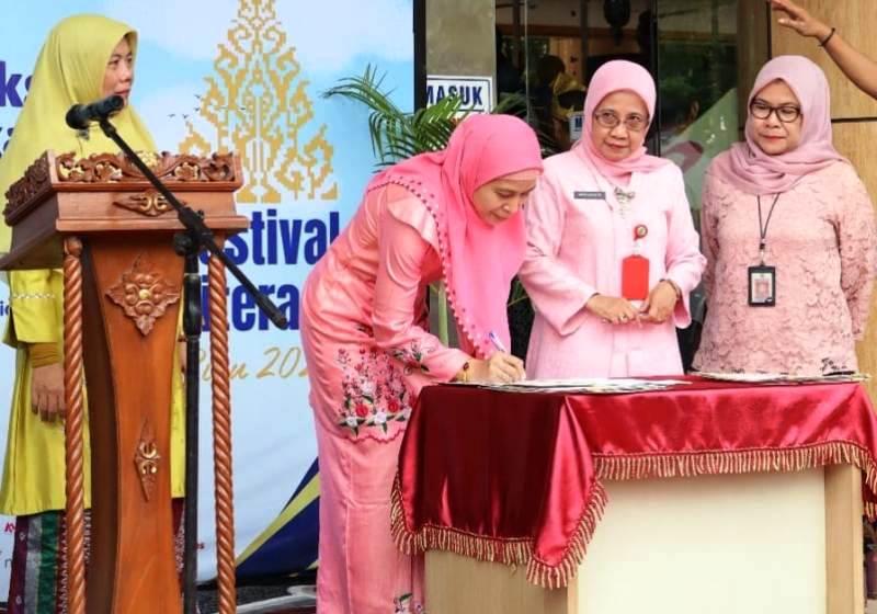 Miliki Komitmen yang Sama, Polteknas Teken MoU dengan Dispusip Riau
