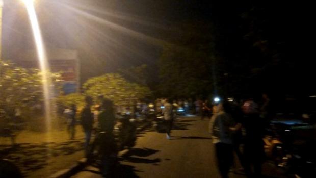 Mencekam! Bentrokan Antarmahasiswa di Kampus Universitas Riau Masih Memanas hingga Malam Ini