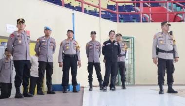 btinjau-gudang-logistik-pilkada-2024-kapolres-pelalawan-minta-petugas-lakukan-patroli-secara