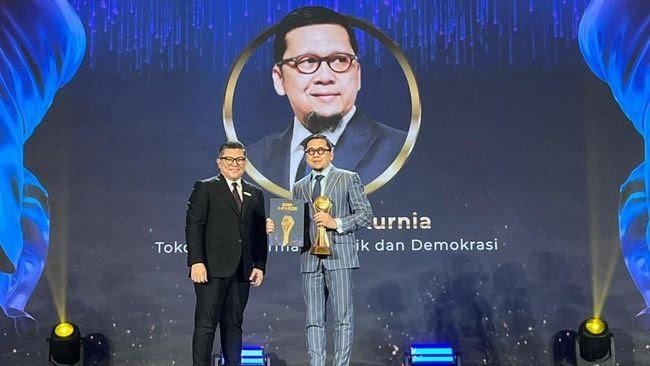 <b>Ahmad Doli Kurnia Dinobatkan sebagai ”Tokoh Transformasi Politik dan Demokrasi”</b>