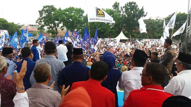 Lautan Manusia Banjiri Deklarasi Syamsuar-Edy Natar Nasution di Lapangan Bukit Senapelan Pekanbaru