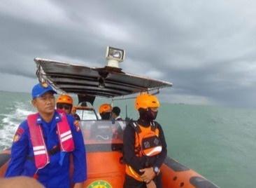 bkapal-pengangkut-pmi-tenggelam-di-perairan-kepri-enam-selamat-dan-tiga-dinyatakan-hilangb