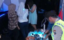 dirazia-polisi-pengunjung-diskotik-dan-karaoke-di-pekanbaru-kelimpungan