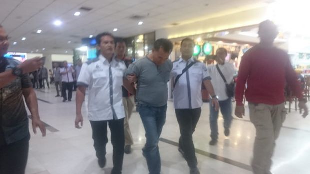Oknum Polisi Berpangkat Kompol Ditangkap Polda Sumut di Pekanbaru karena Diduga Ikut Bakar Rumah di Samosir