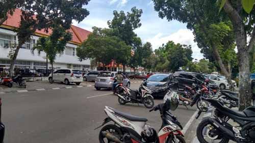 Petugas Kebersihan Jadi Korban ”Kasih Papa”, Motornya Hilang Saat Parkir di Luar Pagar Kantor Wali Kota Pekanbaru