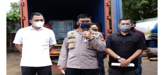 Polda Riau Berhasil Bongkar Mafia Penimbun Solar di Pekanbaru, 30.000 Liter Solar Oplosan Disita