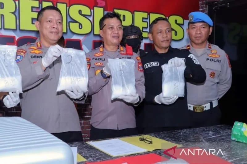 <b>Polresta Palu gagalkan peredaran tiga kilogram sabu asal Riau</b>