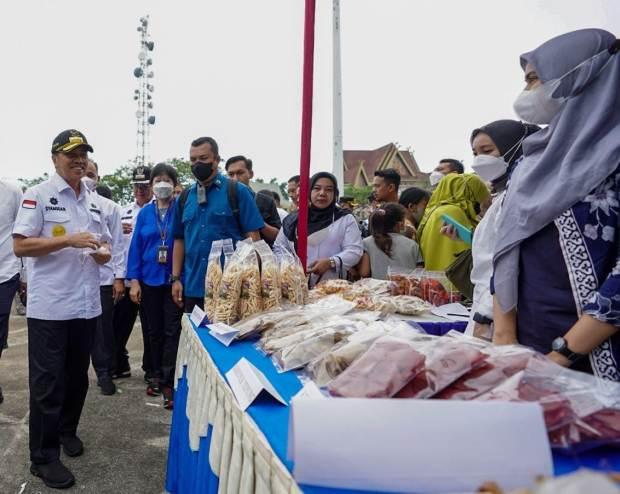 Upaya Pengendalian Inflasi, Pemprov Riau dan BI Gelar Pasar Murah di Inhil