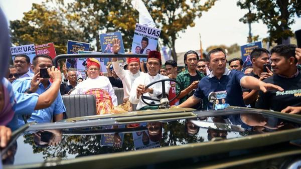 <b>Ustaz Abdul Somad Berpihak ke Salah Satu Paslon Gubernur-Wakil Gubernur Riau, Begini Tanggapan Ketua MUI dan Warga</b>