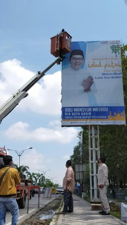 Baliho dan Spanduk Calon Kepala Daerah di Riau Diturunkan karena tak Sesuai Aturan, Paling Banyak Pelalawan dan Rohil