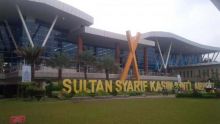 petugas-bandara-sultan-syarif-kasim-ii-pekanbaru-gagalkan-penyelundupan-sekardus-ihandphonei